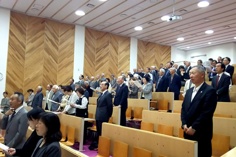 校歌斉唱